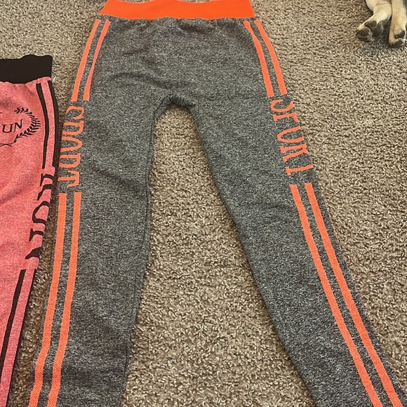 2 pairs of leggings with matching racer back tank - Picture 4 of 8